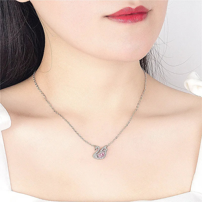 Colar Cisne banhado ouro 18k - True Beauty/Beleza verdadeira
