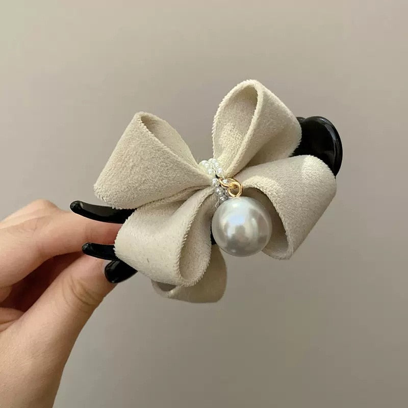 Pearl hair clip (Korean fashion)