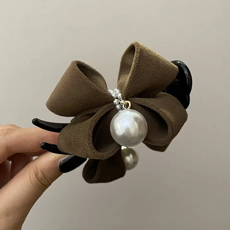 Pearl hair clip (Korean fashion)