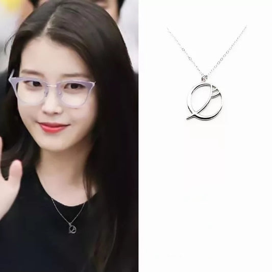 Necklace and brooch (Hotel Del Luna)